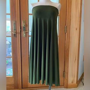 Versatile olive green skirt that can be converted to an amazing strapless dress.